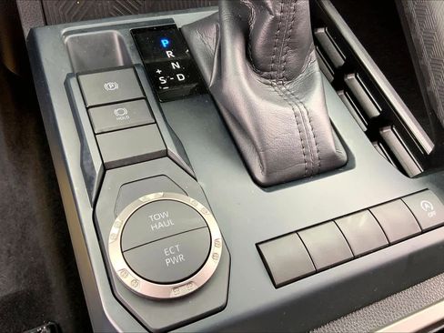 Used 2025 Toyota Tacoma SR5 image 32