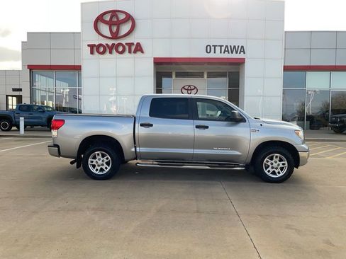 Used 2013 Toyota Tundra 2WD CrewMax w/ SR5 Pkg image 4