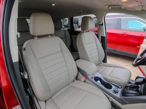 Used 2016 Ford Escape SE w/ SE Leather Comfort Package AWD/4WD image 17