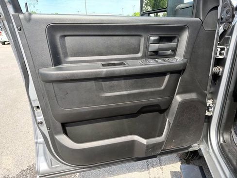 Used 2024 RAM 3500 Tradesman w/ Chrome Appearance Group AWD/4WD image 16