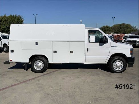 Used 2022 Ford E-350 and Econoline 350 Super Duty w/ Power Windows & Locks Group image 5