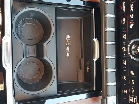 Used 2025 GMC Yukon Denali image 40