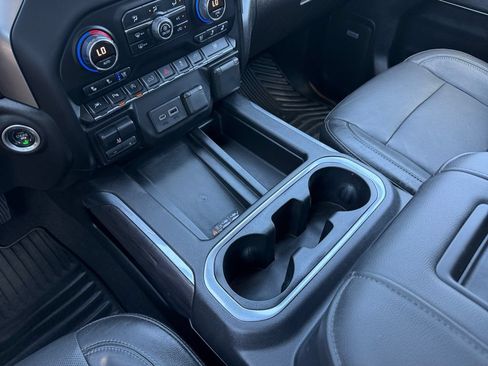 Used 2019 Chevrolet Silverado 1500 LTZ w/ LTZ Premium Package AWD/4WD image 19