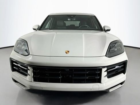 Certified 2024 Porsche Cayenne AWD/4WD image 6