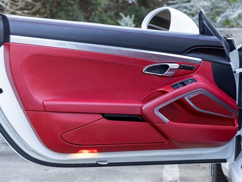 Used 2016 Porsche 911 Turbo image 25