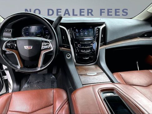 Used 2020 Cadillac Escalade Luxury RWD image 7