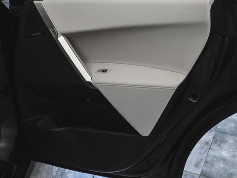 Used 2023 BMW iX xDrive50 w/ Convenience Package image 12