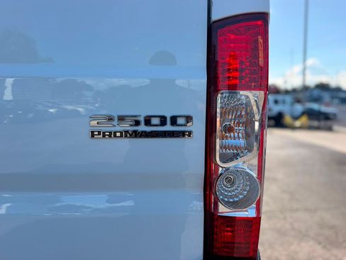 Used 2025 RAM ProMaster 2500 w/ Convenience Group FWD image 24