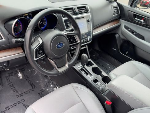 Used 2018 Subaru Outback 2.5i Limited image 18