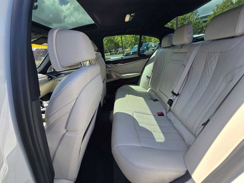 Used 2020 BMW M550i xDrive w/ Executive Package AWD/4WD image 19