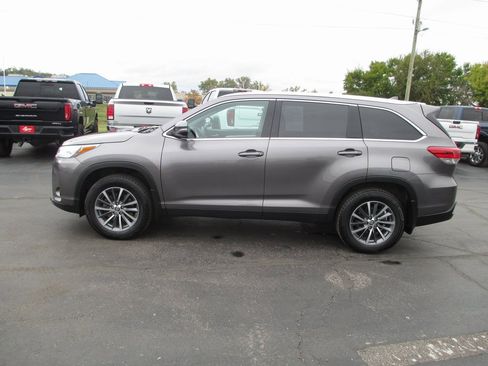 Used 2019 Toyota Highlander XLE image 7