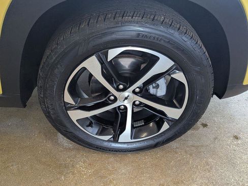 Used 2024 Chevrolet Trax RS w/ Driver Confidence Package FWD image 37