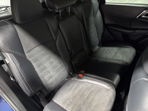 Used 2022 Mitsubishi Outlander SE FWD image 12