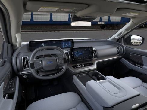 New 2026 Ford Expedition Platinum AWD/4WD image 9