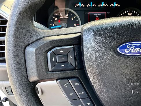 Used 2017 Ford F150 XLT w/ Trailer Tow Package RWD image 23