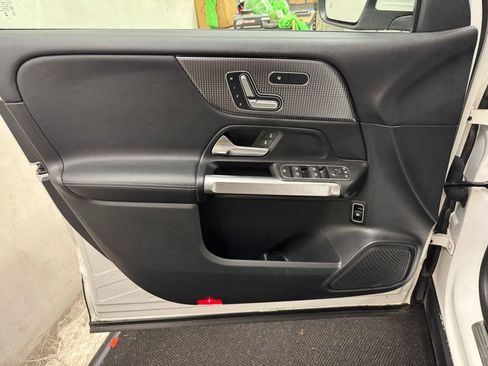 Used 2023 Mercedes-Benz GLB 250 GLB 250 image 14