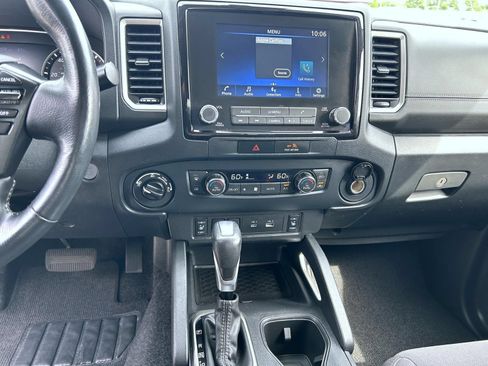 Used 2022 Nissan Frontier SV AWD/4WD image 12