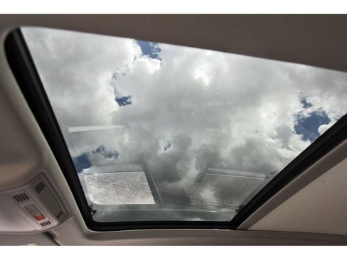 Used 2024 Volkswagen Tiguan SE w/ Panoramic Sunroof Package AWD/4WD image 22