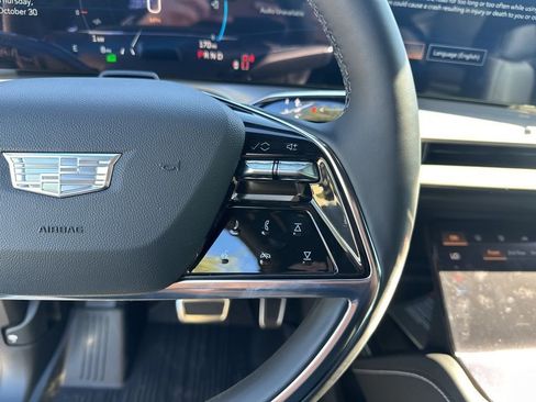 New 2026 Cadillac Vistiq Premium Luxury w/ LPO, Floor Liner Package AWD/4WD image 33