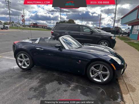 Used 2007 Pontiac Solstice Convertible 2D w/ Premium Package image 11
