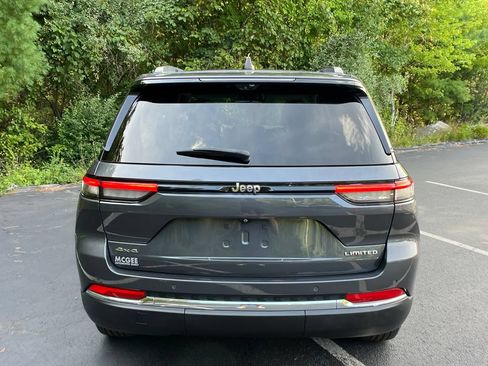 Used 2023 Jeep Grand Cherokee Limited w/ Luxury Tech Group II AWD/4WD image 4