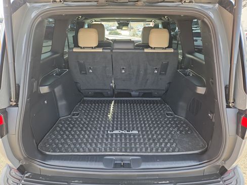 Used 2024 Lexus GX 550 image 12