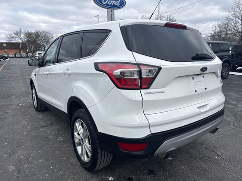 Used 2017 Ford Escape SE image 9