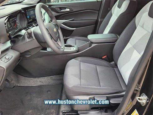 New 2026 Chevrolet Trax LS image 9