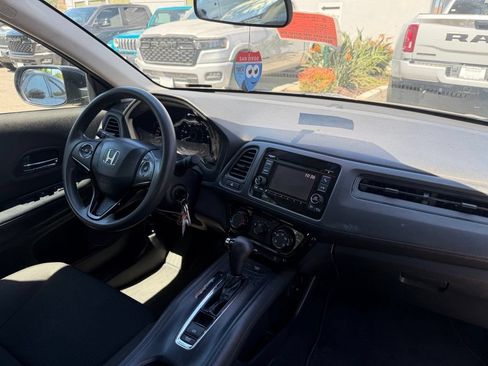 Used 2019 Honda HR-V LX image 17