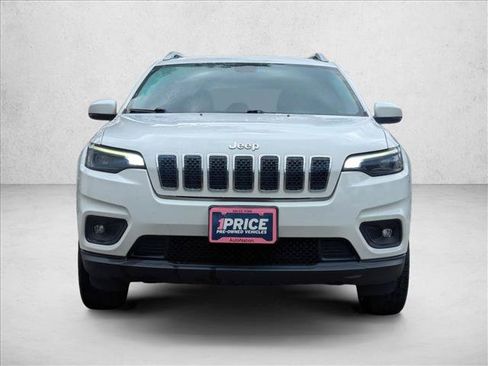 Used 2019 Jeep Cherokee Latitude Plus w/ Cold Weather Group AWD/4WD image 2