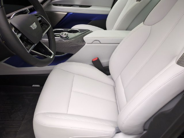 Used 2027 Cadillac Optiq Sport w/ LPO, Floor Liner Package AWD/4WD image 21