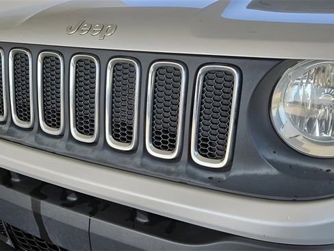 Used 2015 Jeep Renegade Latitude w/ Popular Equipment Group image 2