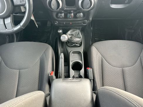 Used 2017 Jeep Wrangler Unlimited Sport image 30