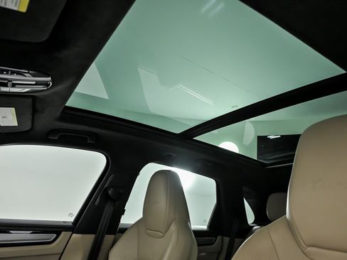 Used 2019 Porsche Cayenne Turbo image 24