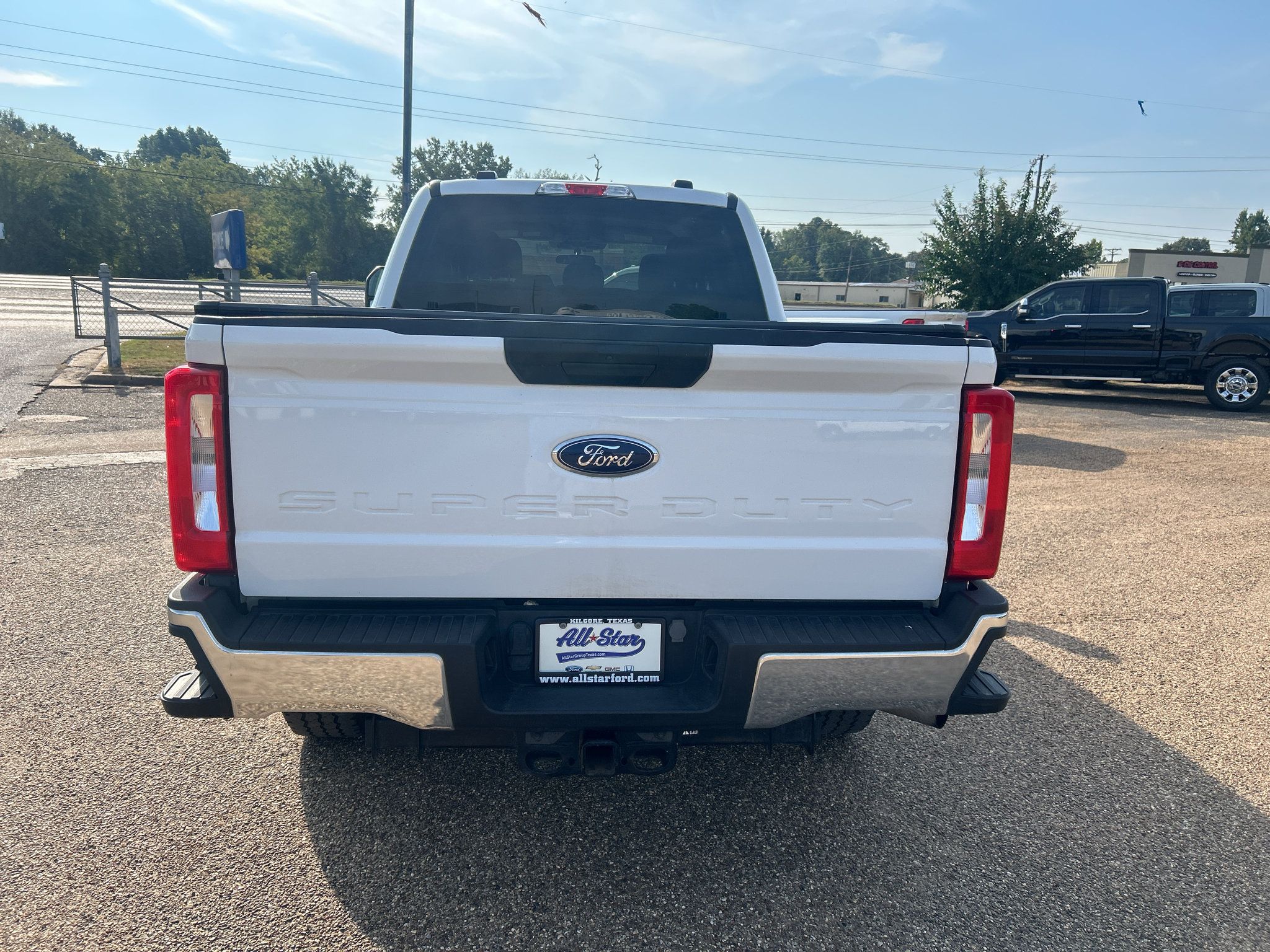 Used 2024 Ford F250 XLT AWD/4WD image 3
