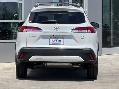 Certified 2025 Toyota Corolla Cross LE image 5
