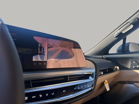 New 2026 Cadillac Lyriq Signature Luxury image 36