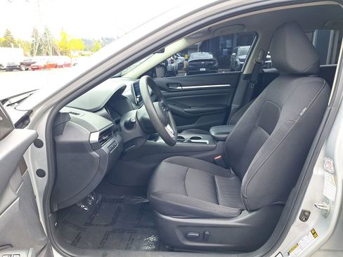 Used 2022 Nissan Altima 2.5 SV FWD image 11