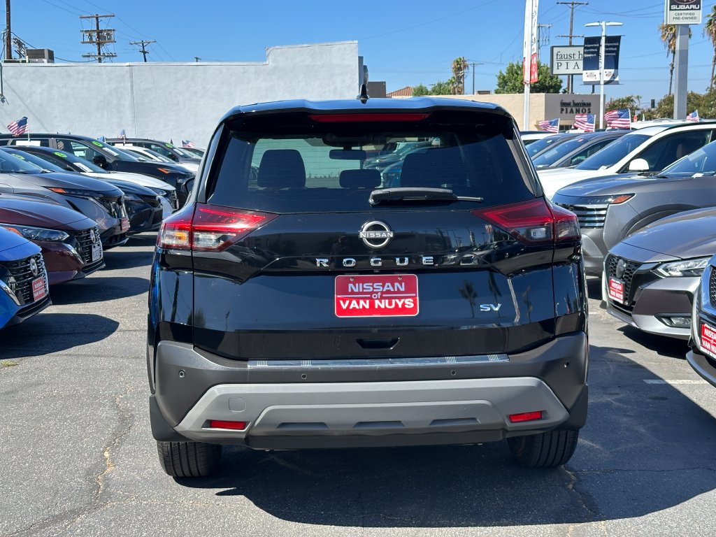 Used 2023 Nissan Rogue SV FWD image 6