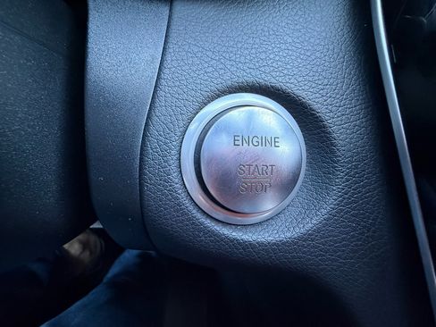 Used 2018 Mercedes-Benz C 300 Sedan image 19