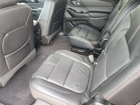 Used 2022 Chevrolet Traverse RS FWD image 32