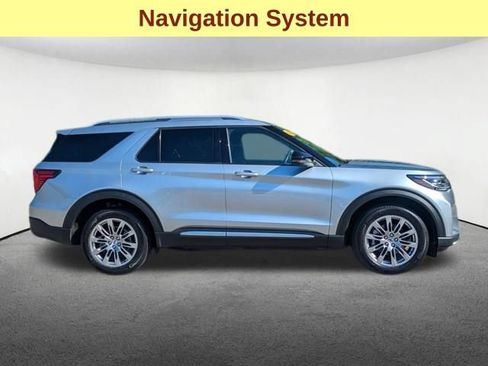 Used 2025 Ford Explorer Platinum AWD/4WD image 4