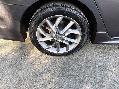 Used 2015 Nissan Sentra SR FWD image 17