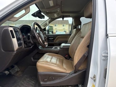 Used 2018 GMC Sierra 2500 Denali w/ Duramax Plus Package AWD/4WD image 11