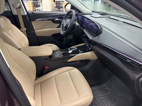 Used 2024 Buick Envision Preferred image 11