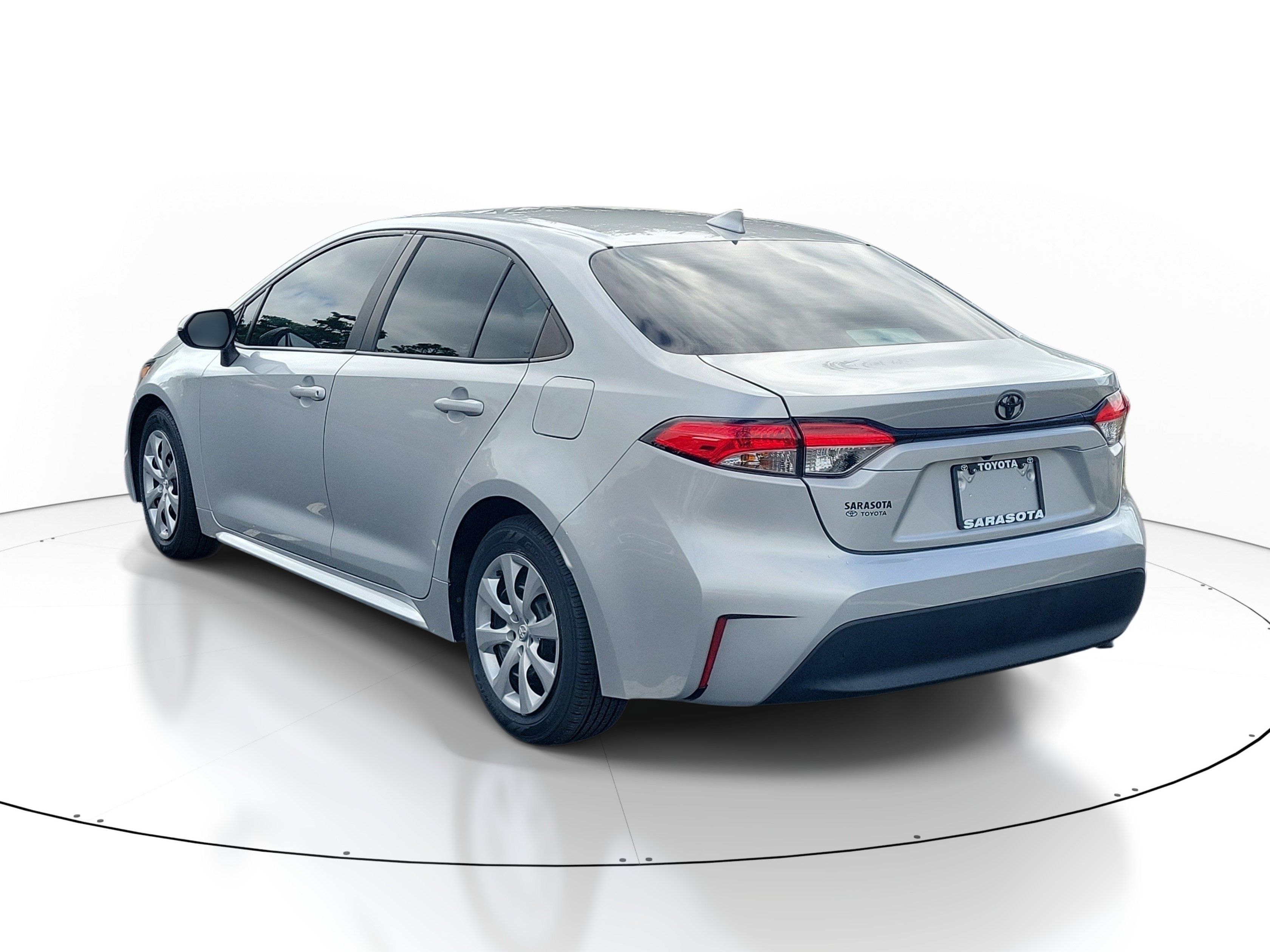 Used 2023 Toyota Corolla LE FWD image 4