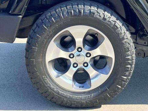 Used 2016 Jeep Wrangler Unlimited Sahara AWD/4WD image 9