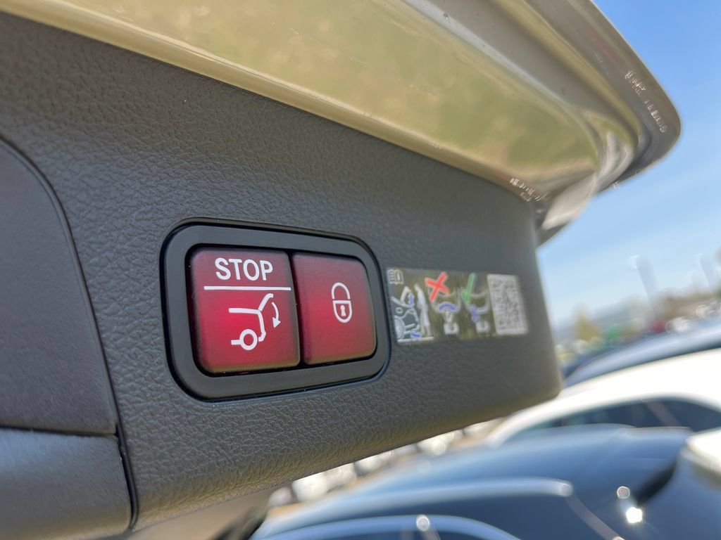 Certified 2026 Mercedes-Benz GLS 580 4MATIC image 21
