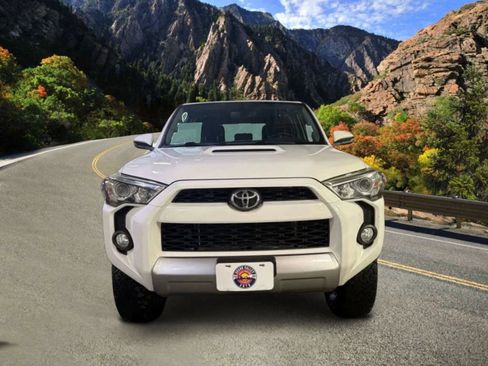 Used 2018 Toyota 4Runner TRD Off-Road Premium AWD/4WD image 4