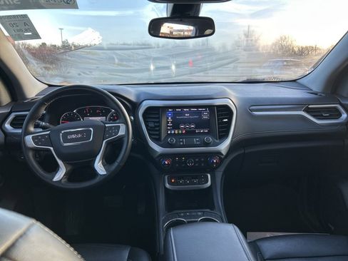 Used 2023 GMC Acadia SLT image 10
